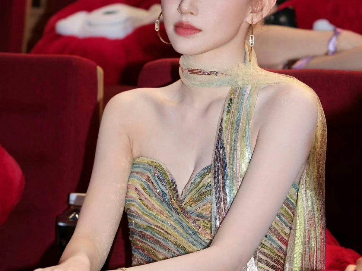 Cheng Xiao Stuns at Weibo Movie Night With Princess-Like Visuals and Fiery Figure