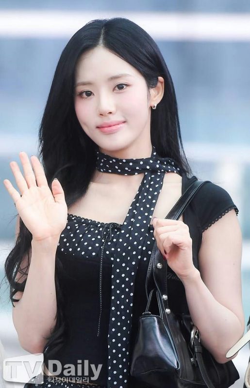 fromis_9’s Park Jiwon Reveals She Had No Income for 8 Years After Debut