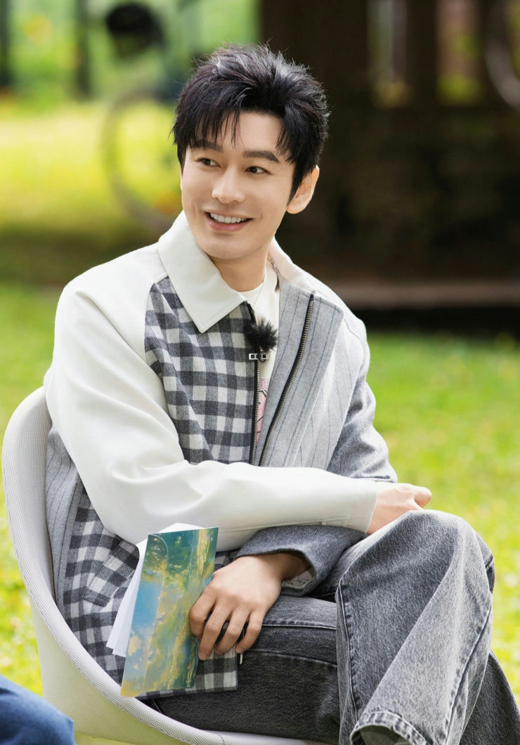 Huang Xiaoming plastic surgery rumors