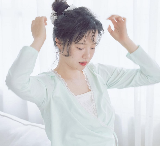 Goo Hye Sun hair rollers