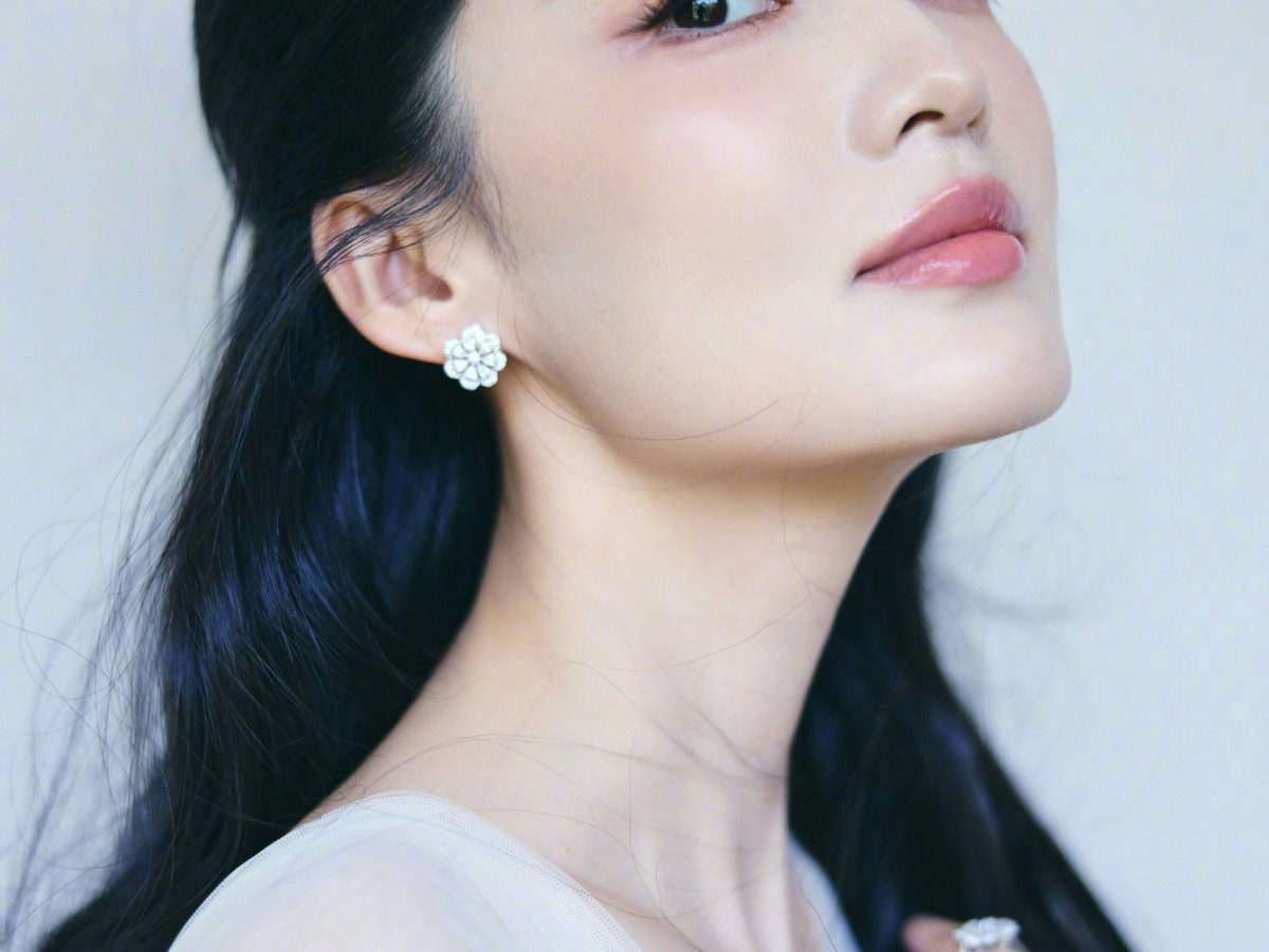 Li Qin Reportedly Chosen as Golden Eagle Goddess 2026 After Six-Year Hiatus
