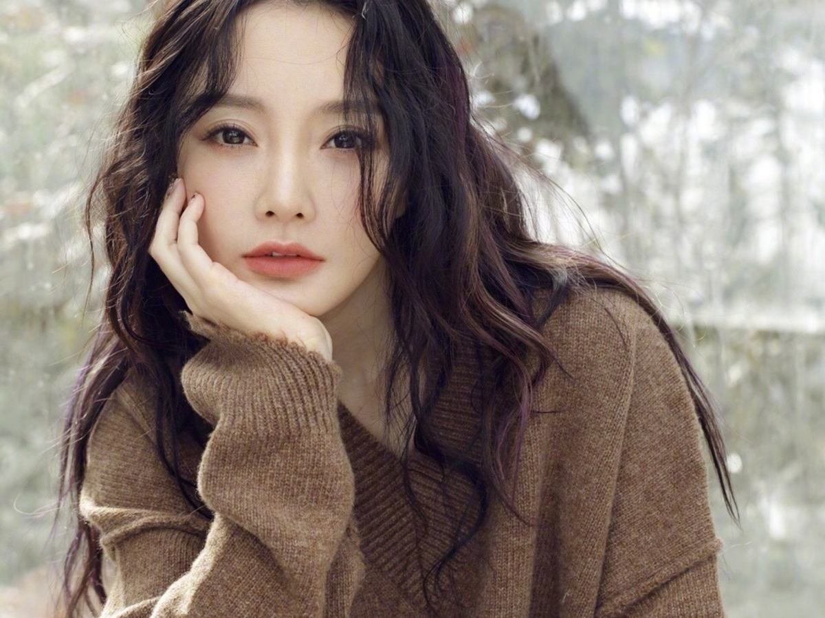 Li Xiaolu Reflects on Career, Love, and the Affair Scandal That Changed Her Life