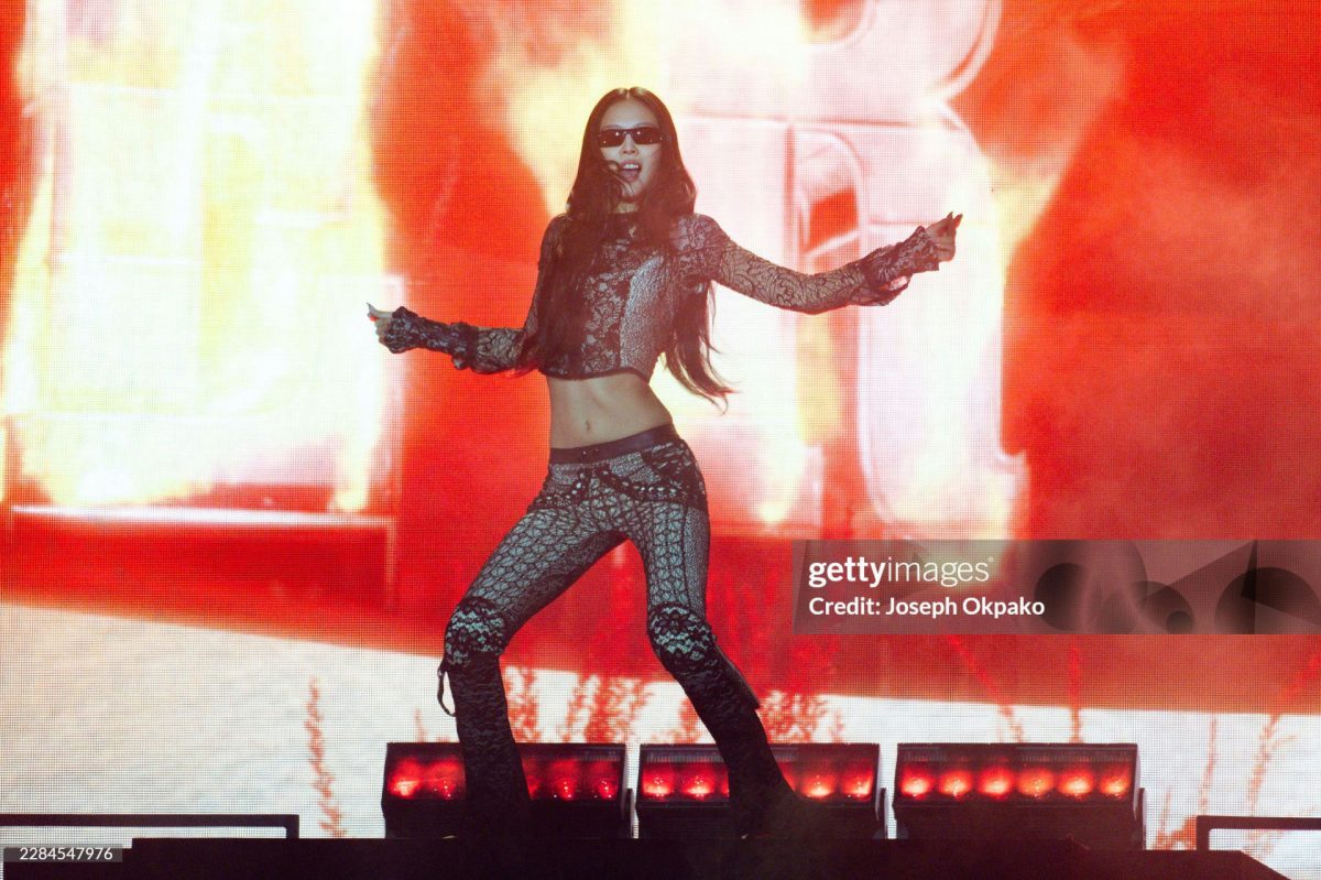 Jennie Turns Heads with Bold Stage Presence at Roskilde Festival