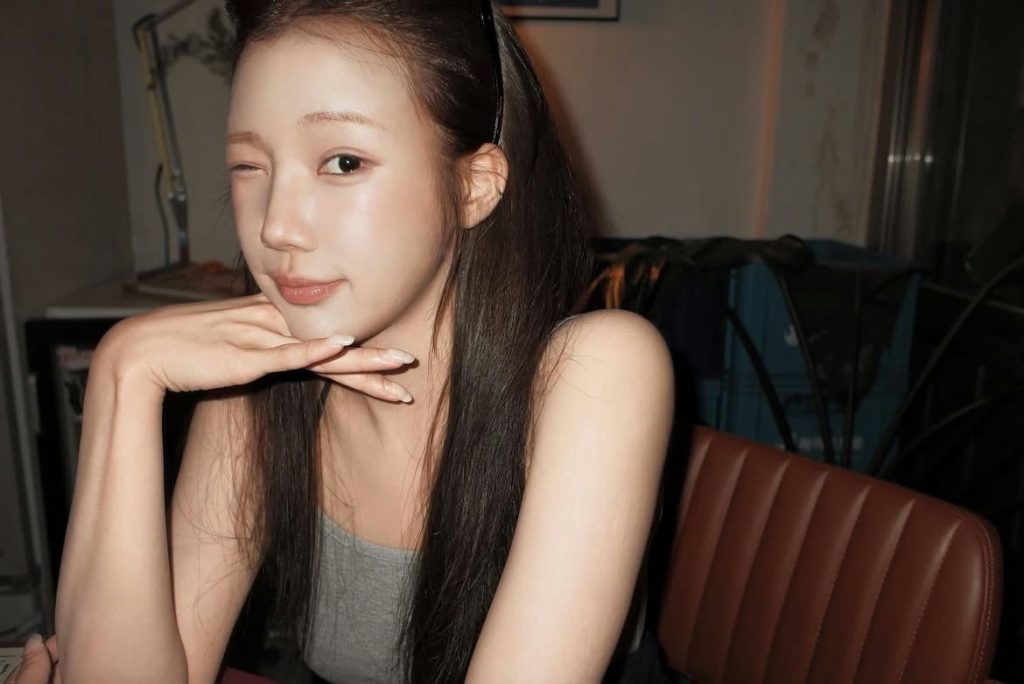 MOMOLAND Üyesi JooE'den Şaşırtan Geri Dönüş: Hayranlar Yeni İmajına Hayran Kaldı! 1 jooe latest photos