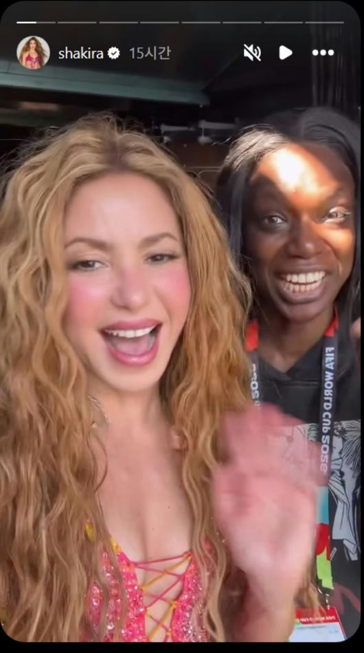 shakira korean greeting