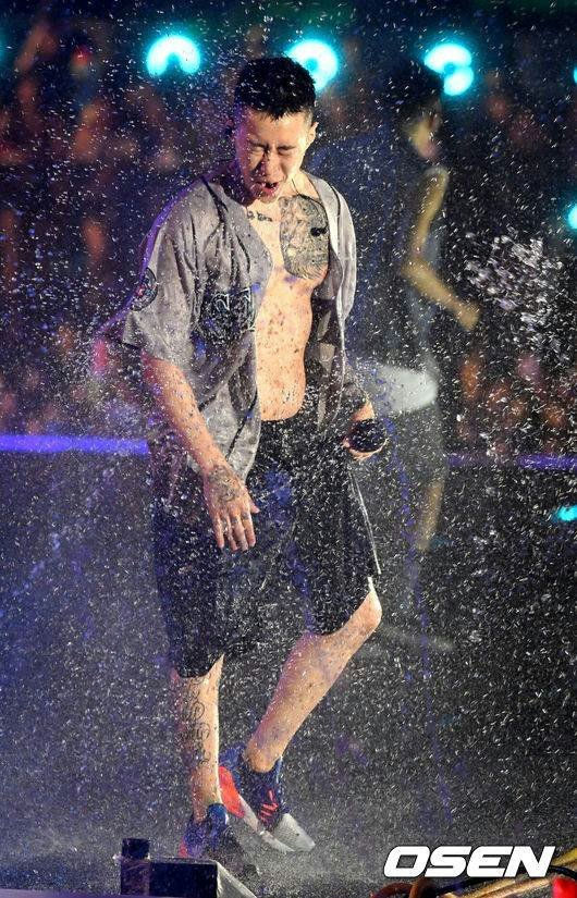 BIBI Waterbomb 2026 controversy