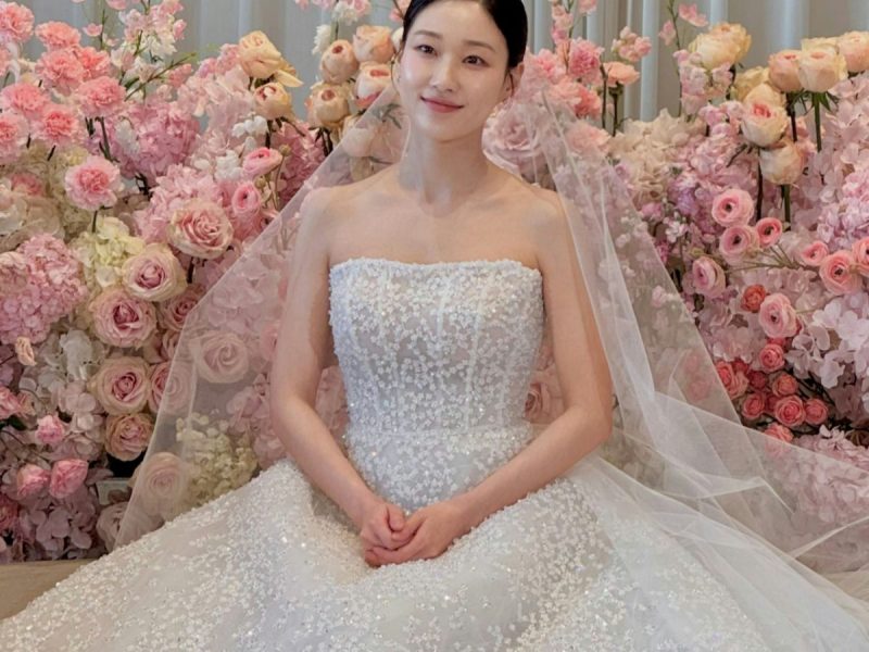 ha yoon kyung the apartment job